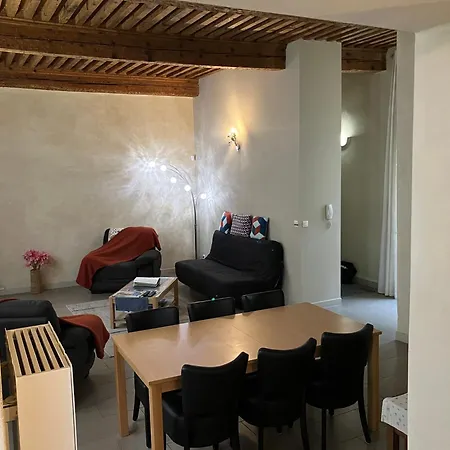 Apartment Centre Historique De Nimes-thomas Nimes