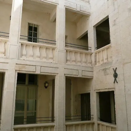 Centre Historique De Nimes-thomas * נים